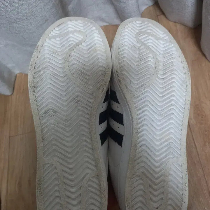 [SOLD OUT] 아디다스 슈퍼스타 흰검 운동화