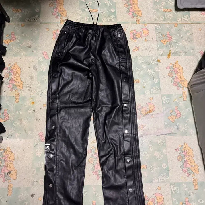 [BUNJANG] Adidas Adibreak Leather Pants / 아디다스 아디브레이크 레더 팬츠