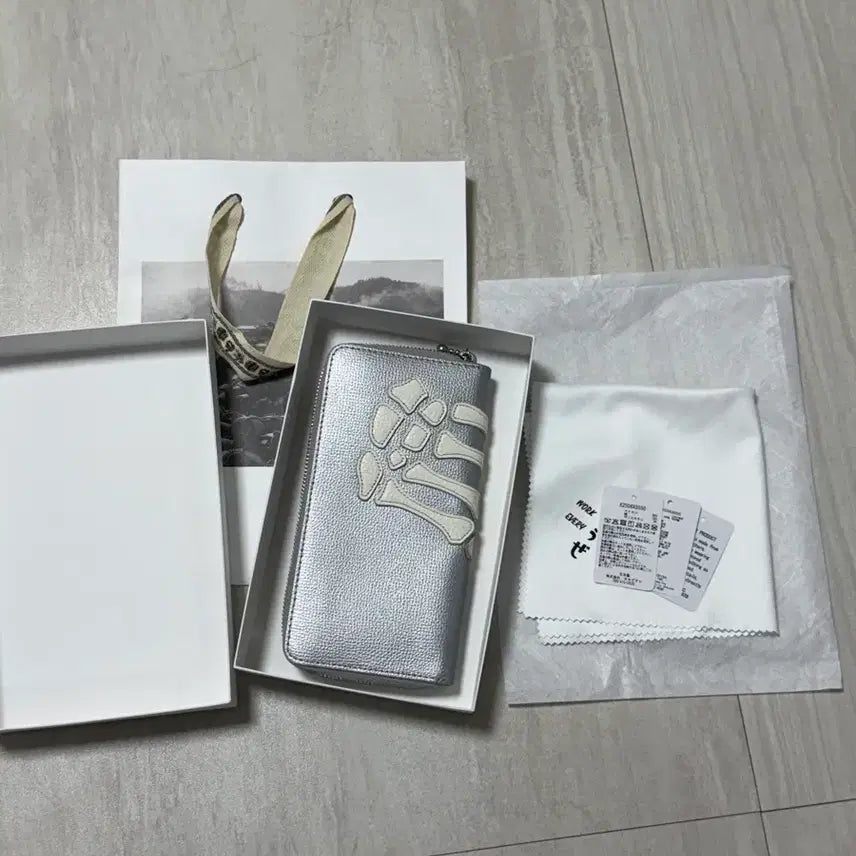 [BUNJANG] Capital Long Wallet (Silver) / 캐피탈 장지갑 (실버)