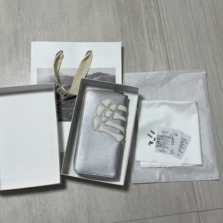 [BUNJANG] Capital Long Wallet (Silver) / 캐피탈 장지갑 (실버)