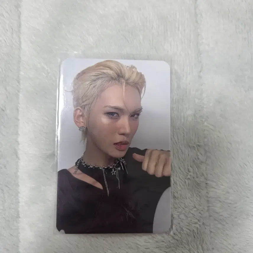 [BUNJANG] XLOV Hyun Photocard / XLOV 엑스러브 팬미팅 포카 현
