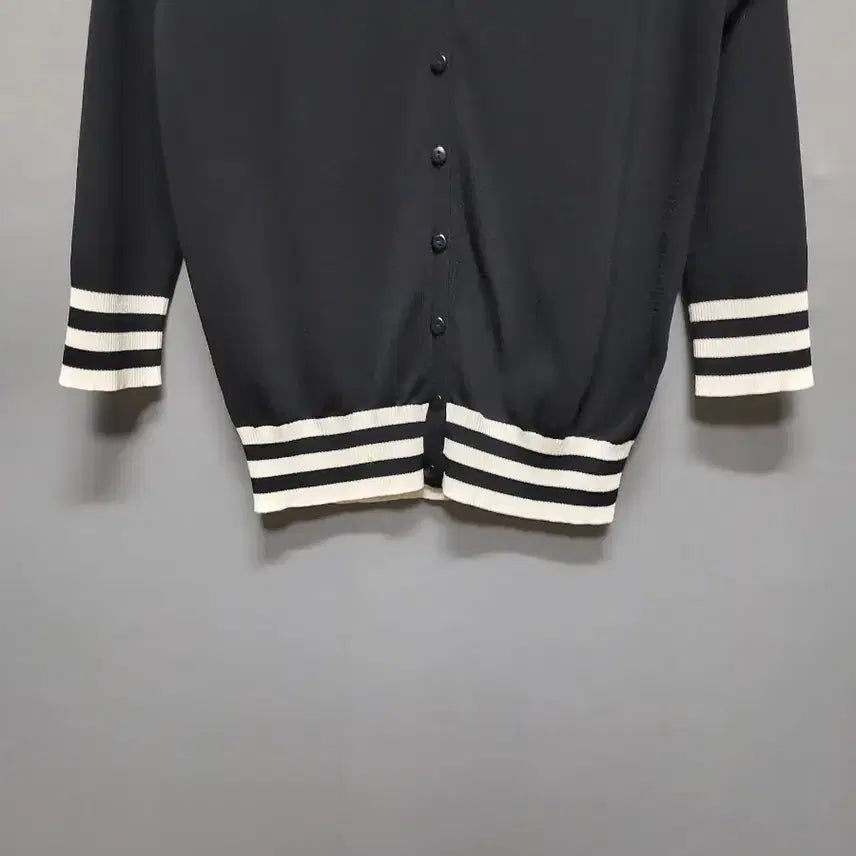 [SOLD OUT] 화이트 라인 8부소매 가디건