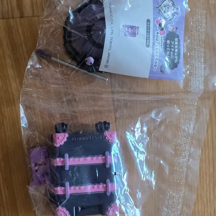 [BUNJANG] Sanrio Kuromi Gothic Room Miniature Gacha Sealed / 산리오 쿠로미 고딕룸 미니어처 가챠 미개봉