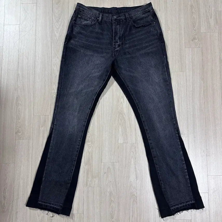 [BUNJANG] MNML Faded Black Flared Denim Pants / MNML 미니멀 페이디드 블랙 플레어 데님 팬츠 34
