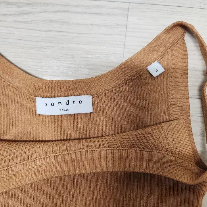 [SOLD OUT] 산드로 골지 니트 탑