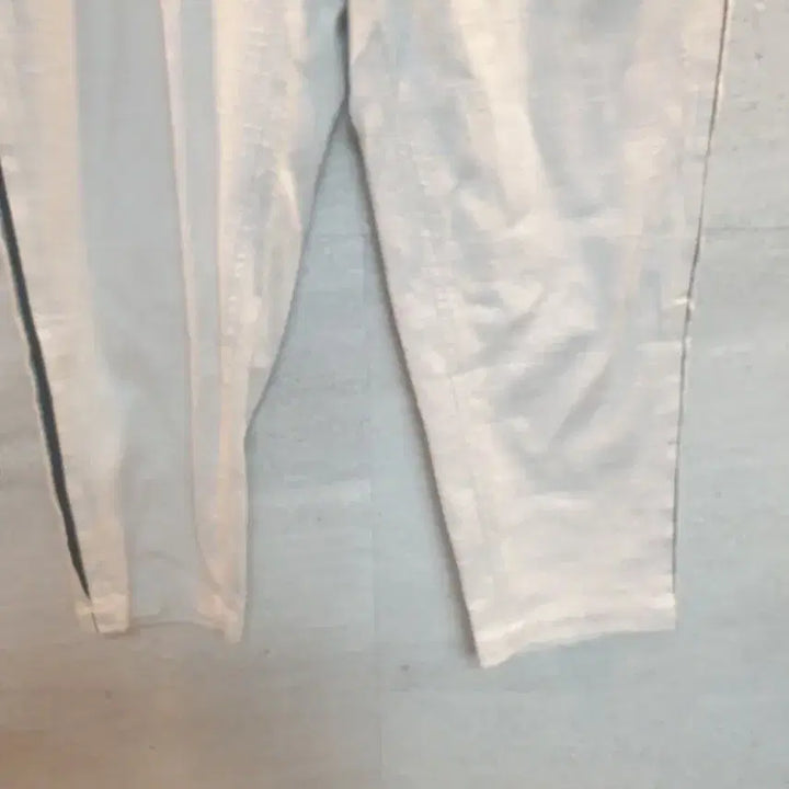 [BUNJANG] Jieor Side Line Pants Ivory / ss시즌 미착! Jieor 아이보리 사이드라인 팬츠.