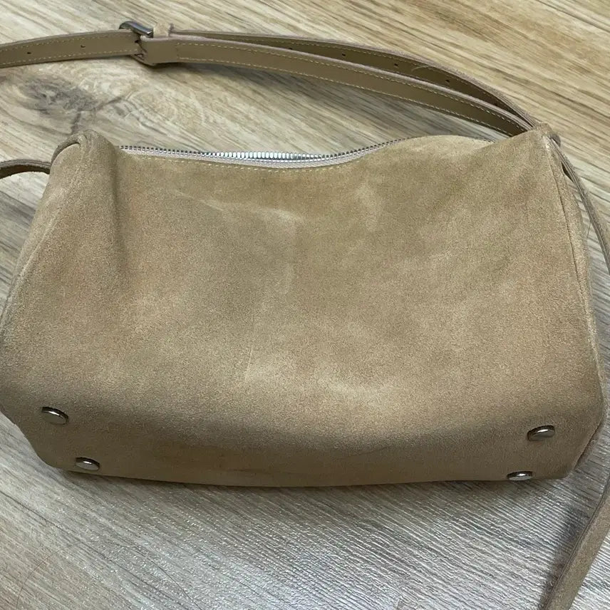 [SOLD OUT] 미닛뮤트 뉴브렛 스웨이드 베이지 minitmute beige