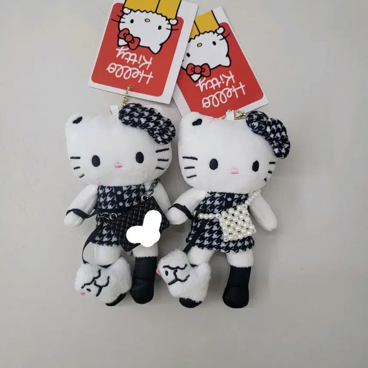 [BUNJANG] Hello Kitty Houndstooth Dress Doll Keyring &amp; Bag Set / 헬로키티 하운드체크 원피스 인형 2개 세트