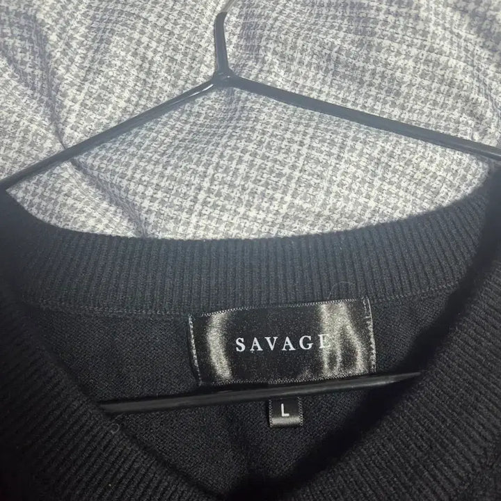 [BUNJANG] Savage V-Neck Knit Black L Size / 세비지 브이넥 니트 블랙 L사이즈
