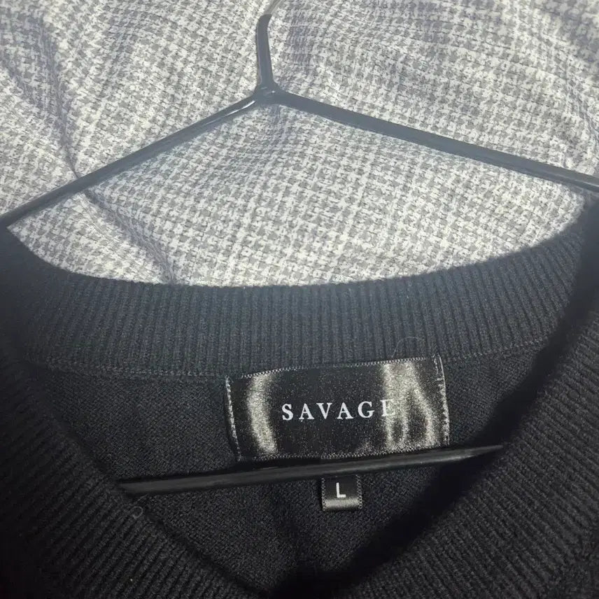 [BUNJANG] Savage V-Neck Knit Black L Size / 세비지 브이넥 니트 블랙 L사이즈