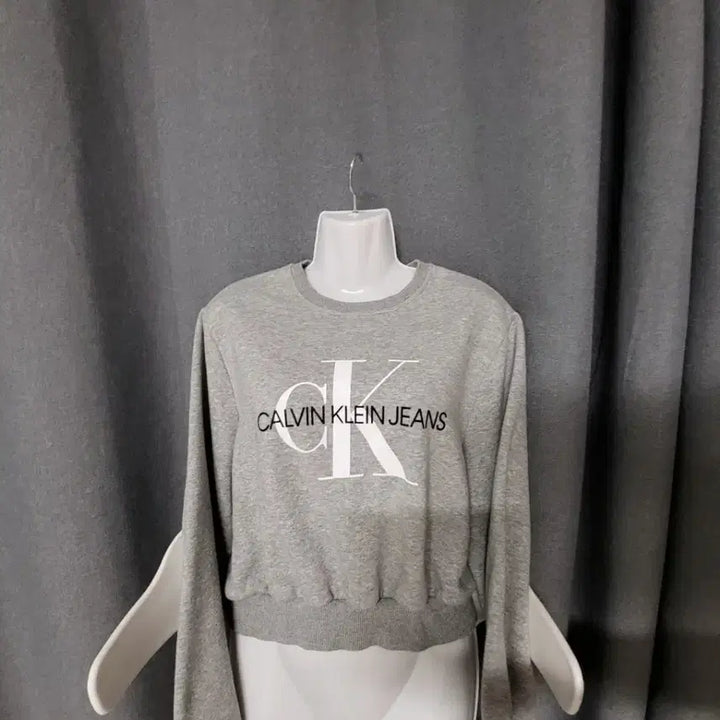 [BUNJANG] Calvin Klein Custom Cropped Sweatshirt / 캘빈클라인 커스텀 크롭맨투맨