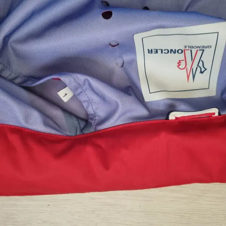 [BUNJANG] Moncler Windbreaker Jacket / 몽클레어 바람막이 (남녀공용)