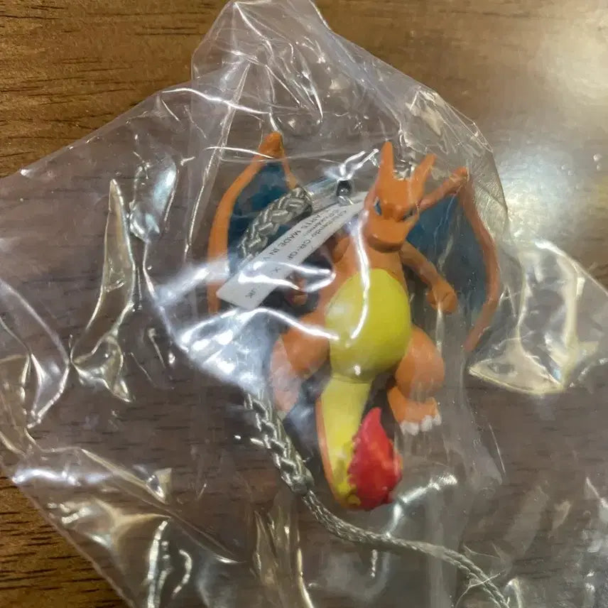 [SOLD OUT] 포켓몬스터 리자몽 가챠 키링
