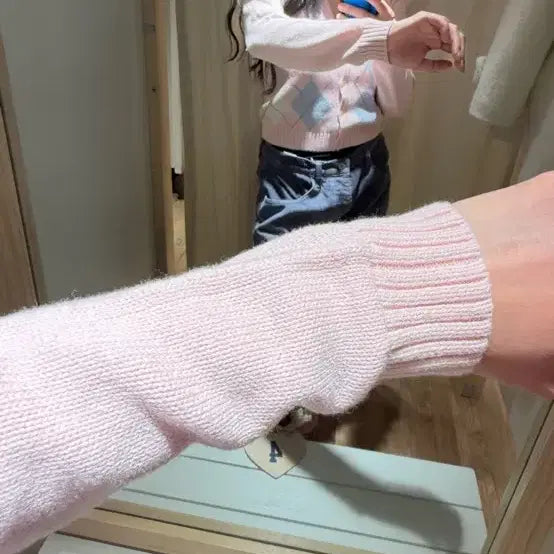[BUNJANG] Brandy Melville Argyle Knit Cardigan / 브랜디멜빌 아가일 니트 가디건 핑크