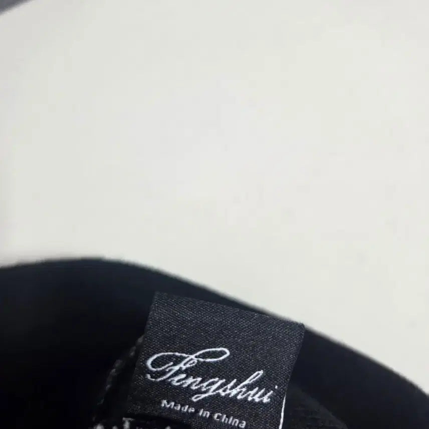 [SOLD OUT] 펑쉐이 비니 블랙