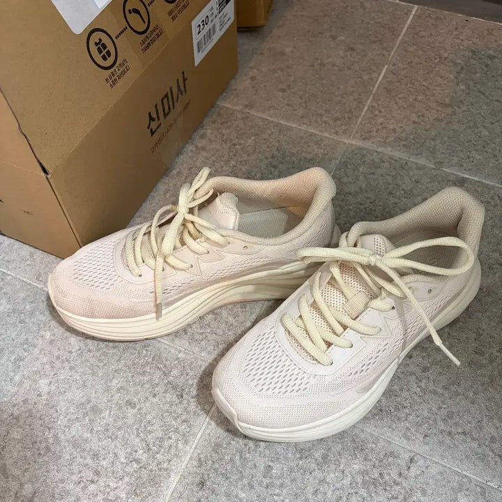 [SOLD OUT] 신미사 자세교정 운동화 착화 5회 미만
