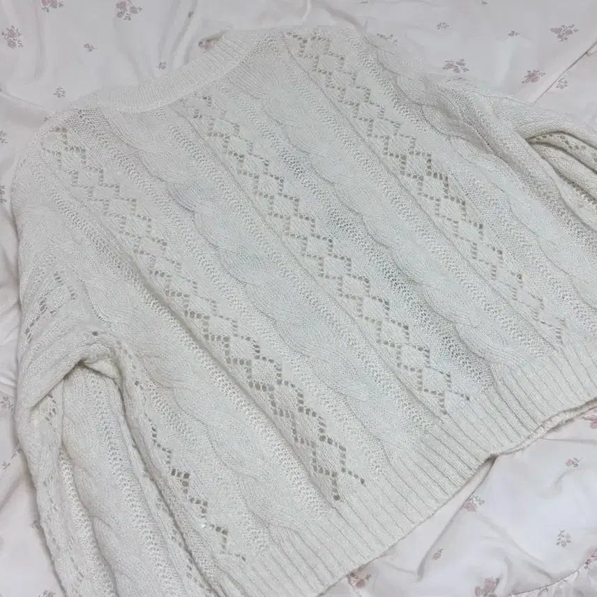 [BUNJANG] Vintage Ivory Cable Knit Rose Point Cardigan / 아이보리 꽈배기 로즈 빈티지 가디건 / 빈티지 모리걸 모리룩 로맨틱