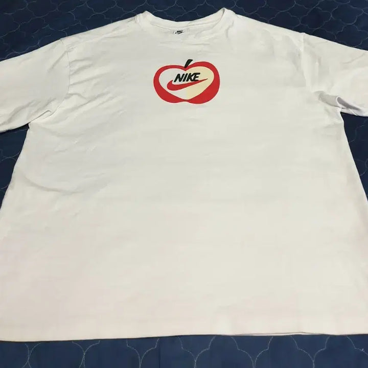 [SOLD OUT] 나이키 오버사이즈 애플로고 반팔티 화이트 (L)