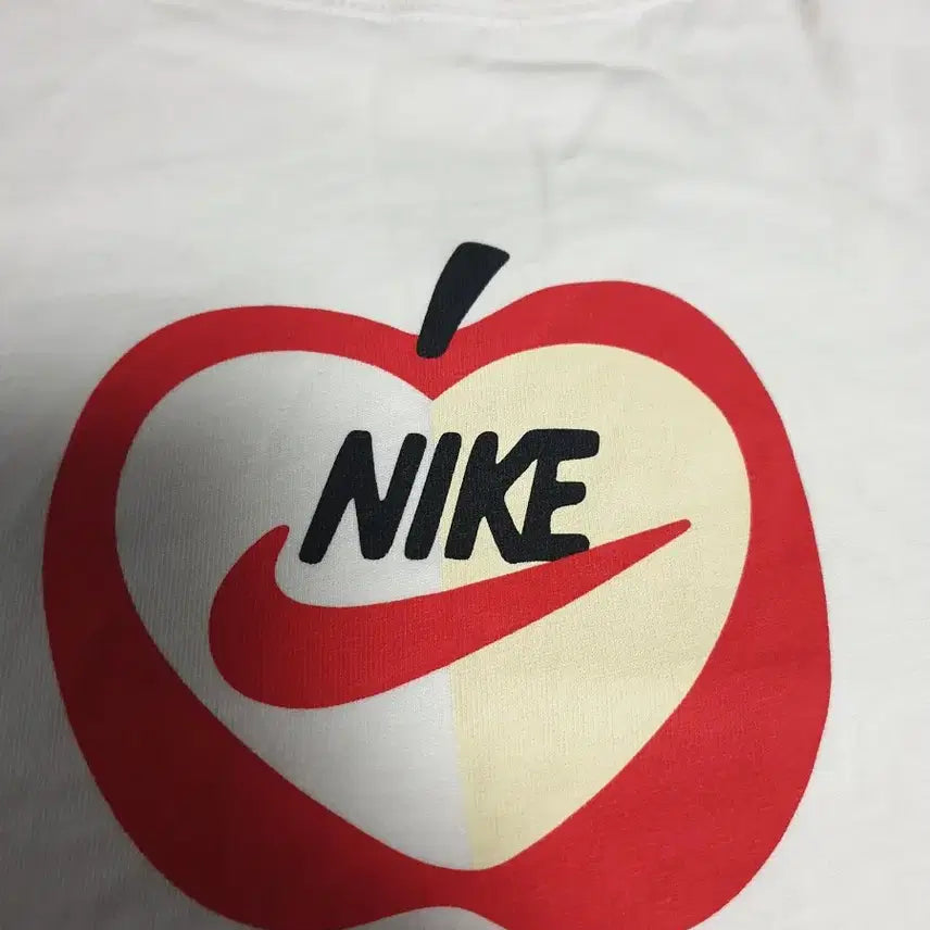 [SOLD OUT] 나이키 오버사이즈 애플로고 반팔티 화이트 (L)