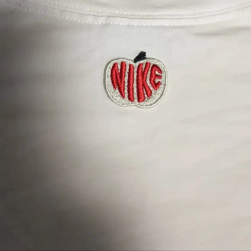 [SOLD OUT] 나이키 오버사이즈 애플로고 반팔티 화이트 (L)