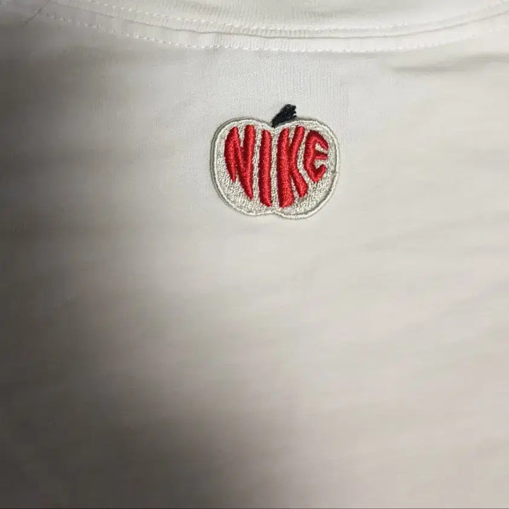 [SOLD OUT] 나이키 오버사이즈 애플로고 반팔티 화이트 (L)