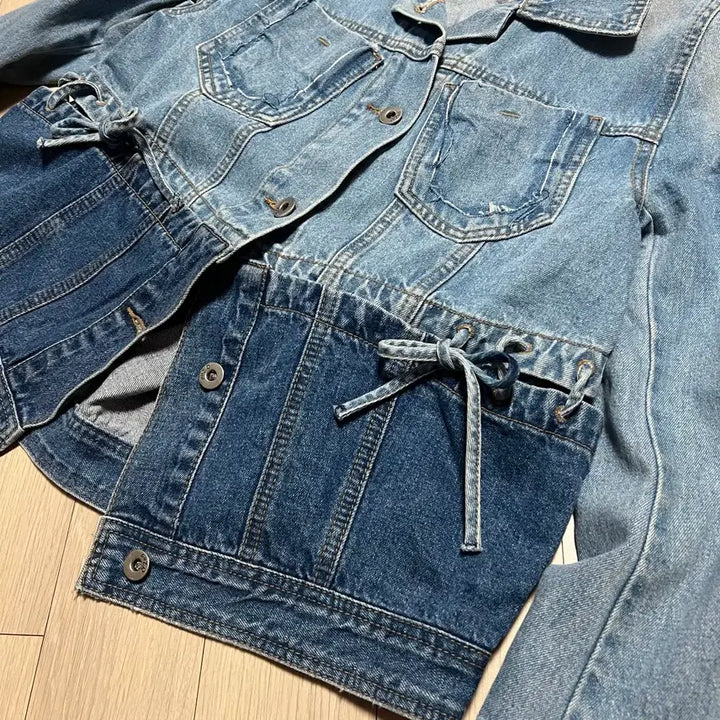 [BUNJANG] O2nd Ribbon Two-Tone Denim Jacket / 한섬 O2nd 오즈세컨 리본 투톤배색 아일렛 데님 자켓 청자켓 점퍼