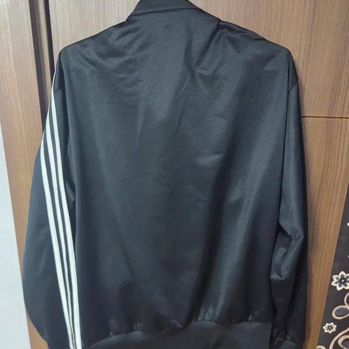 [SOLD OUT] 아디다스 파이어버드 트랙탑 26ss 블랙 M사이즈
