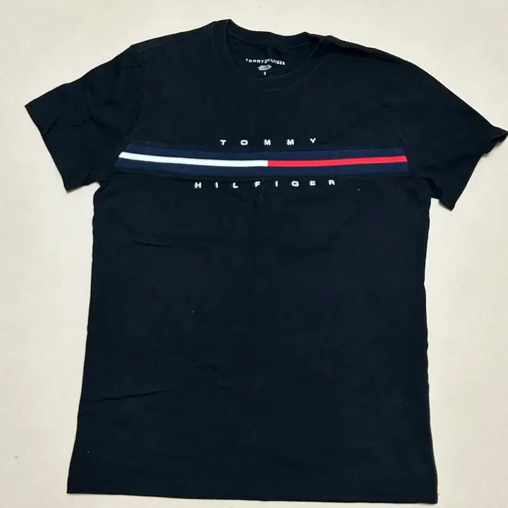 [BUNJANG] Tommy Hilfiger Black Striped Short Sleeve T-shirt / 타미힐피거 블랙 스트라이프 반팔 티셔츠 M