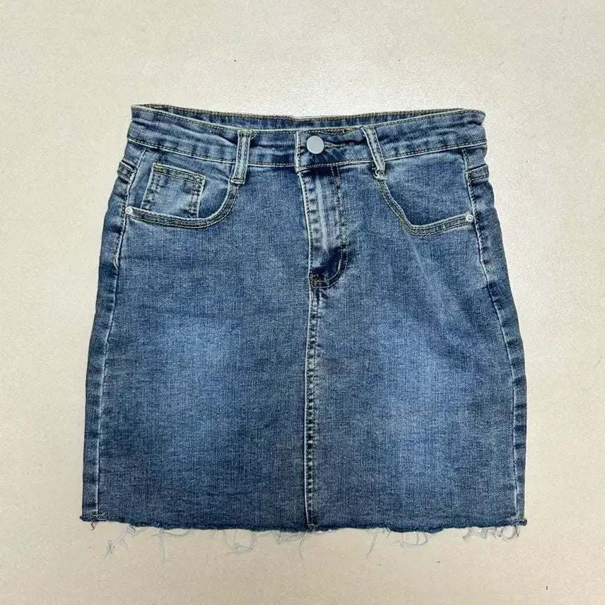 [BUNJANG] Assorted Tops and Skirts / [전부 4,000원씩] 옷장정리 나시블라우스, 체크치마, 청치마