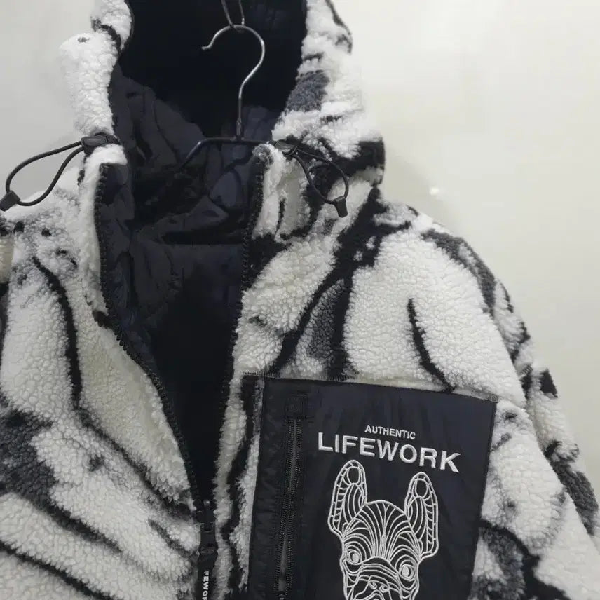 [BUNJANG] Life Work Pattern White Reversible Fleece Jacket M / 라이프워크 패턴 화이트 양면 후리스 자켓 M
