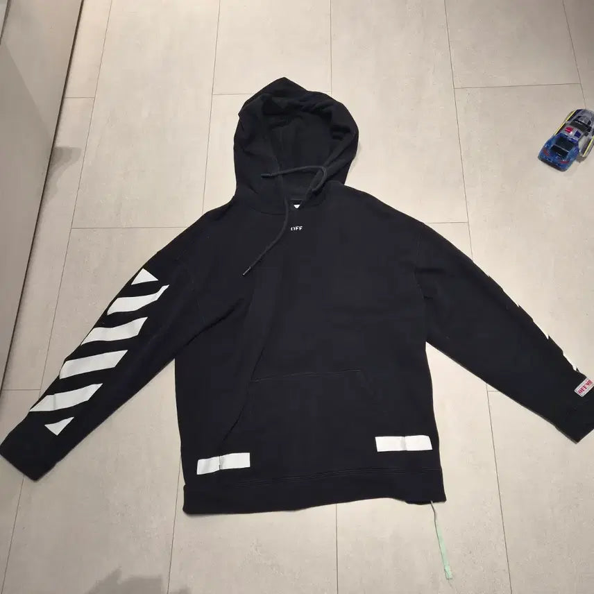 [SOLD OUT] 오프화이트 블랙 애로우 후드티 105