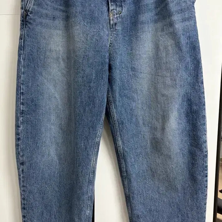 [SOLD OUT] 아트이프액츠 커브드 데님 워시드 블루 L