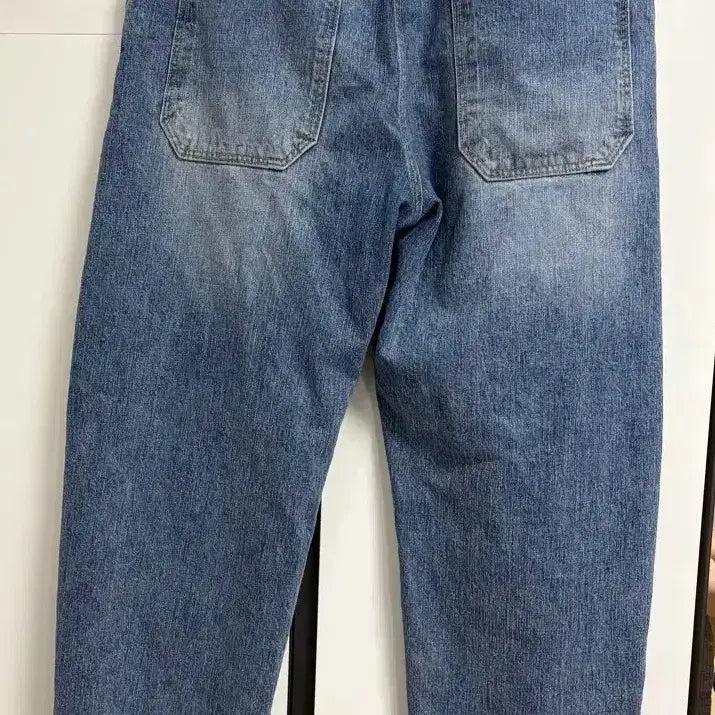 [SOLD OUT] 아트이프액츠 커브드 데님 워시드 블루 L