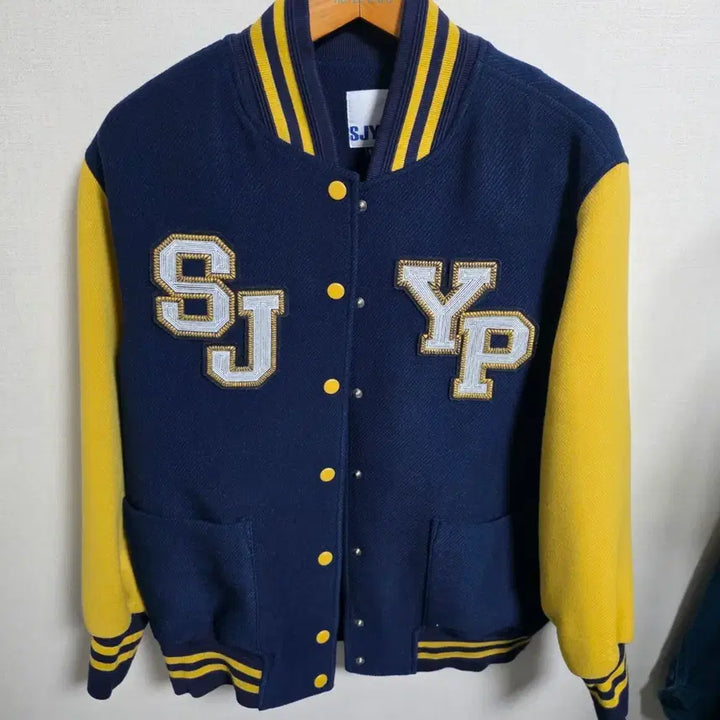 [SOLD OUT] SJYP 정품 네이비 옐로우 배색 바시티 자켓 (S사이즈)