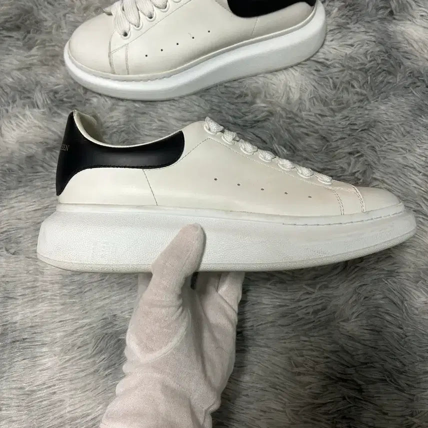 [SOLD OUT] [41 size] 알렉산더 맥퀸 오버솔 스니커즈