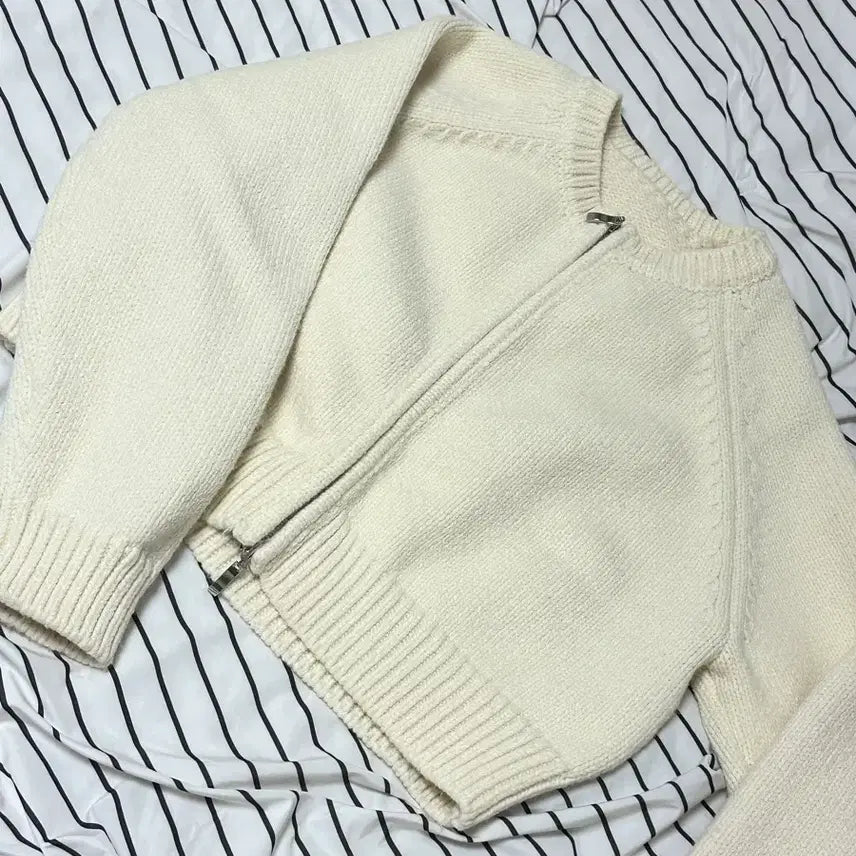 [BUNJANG] Ivory Knit Zip-up / 아이보리 니트집업