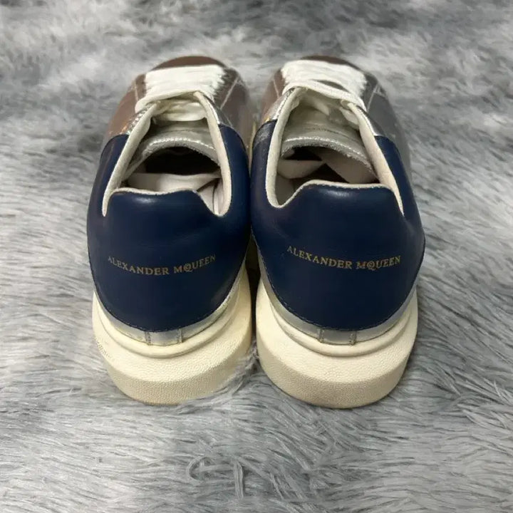 [BUNJANG] Alexander McQueen Oversized Sneakers Silver/Navy (Size 41) / [41 size] 알렉산더 맥퀸 오버솔 스니커즈 실버/네이비