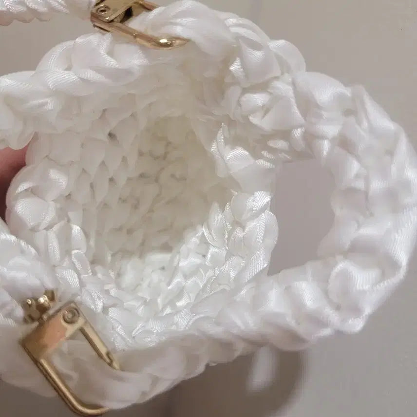 [BUNJANG] One &amp; Only Handmade Mini Knitted Satin Crossbody Bag / 원앤온리 핸드메이드 뜨개 미니 새틴 크로스백