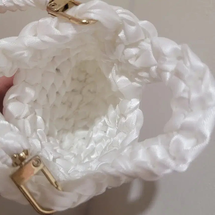 [BUNJANG] One &amp; Only Handmade Mini Knitted Satin Crossbody Bag / 원앤온리 핸드메이드 뜨개 미니 새틴 크로스백