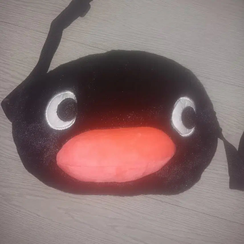 [SOLD OUT] 테무 핑쿠 인형 크로스백