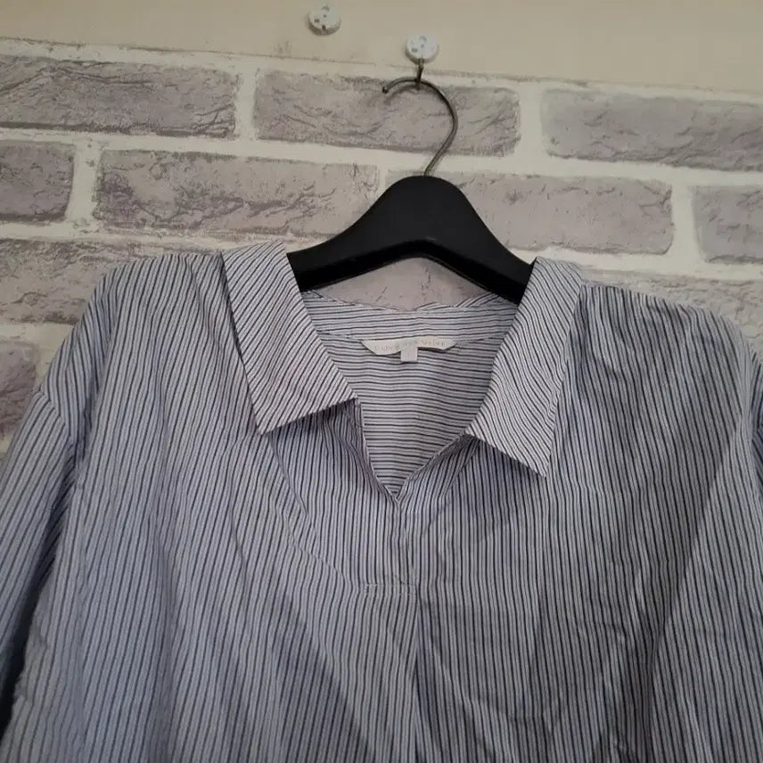 [SOLD OUT] 올리브데올리브 스트라이프 셔츠/알뜰한여우