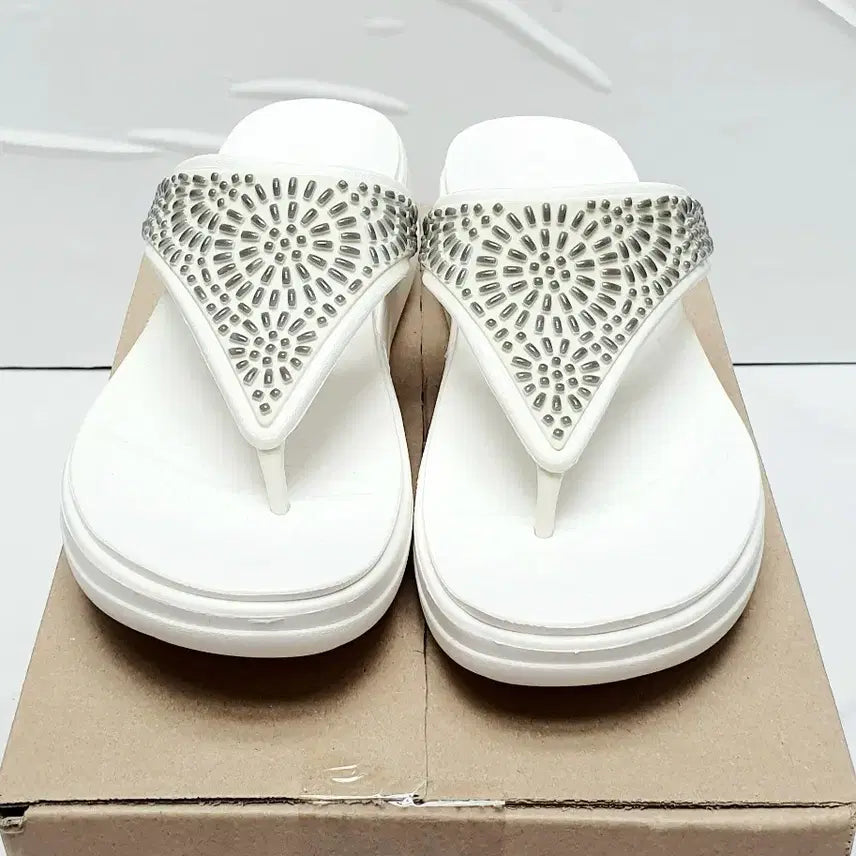 [SOLD OUT] CROCS 크록스 웨지 샌들 W7 (240정도)