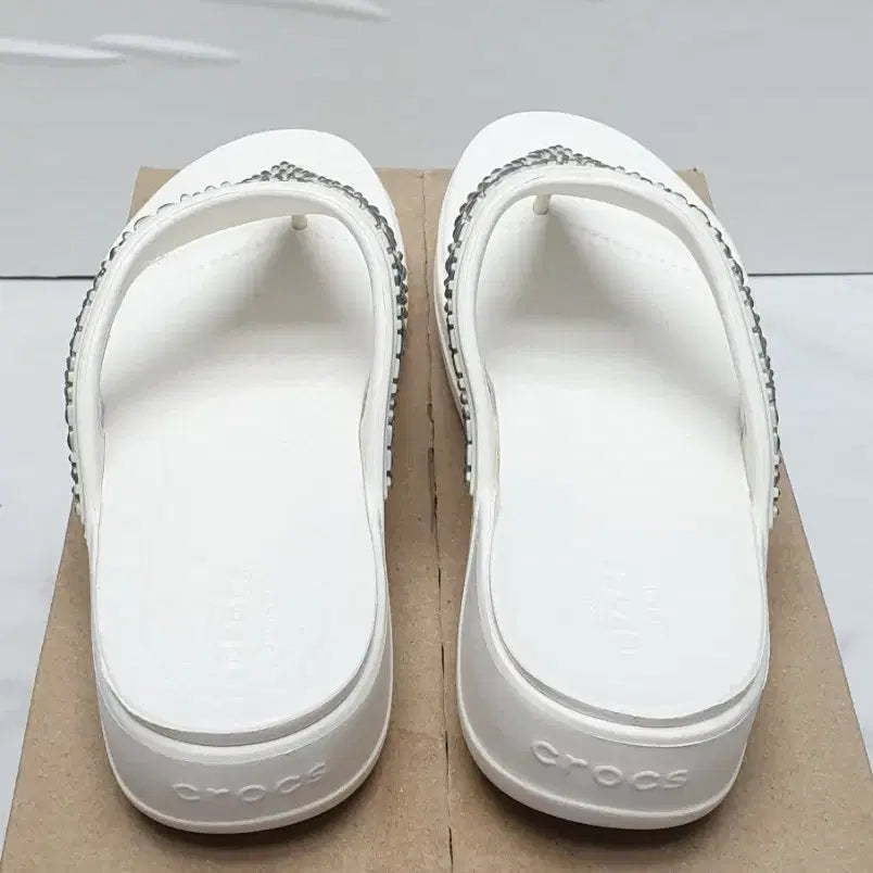 [SOLD OUT] CROCS 크록스 웨지 샌들 W7 (240정도)