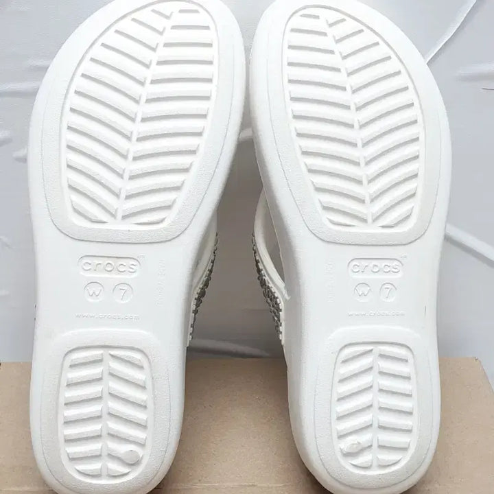 [SOLD OUT] CROCS 크록스 웨지 샌들 W7 (240정도)