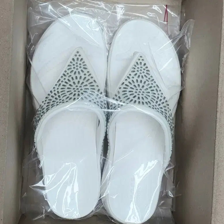 [SOLD OUT] CROCS 크록스 웨지 샌들 W7 (240정도)