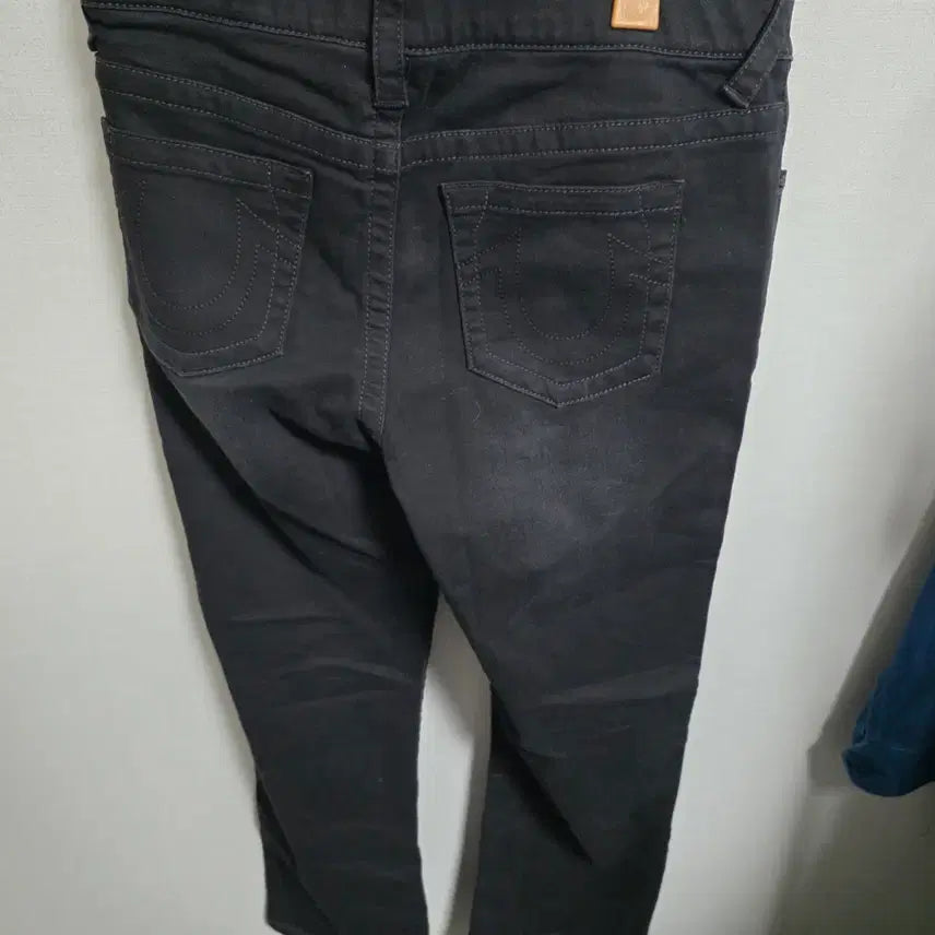 [BUNJANG] True Religion Black Big T Horseshoe Embroidery Stretch Pants / 트루릴리전 정품 블랙 빅 T 말발굽 자수 스판 팬츠 (30사이즈)