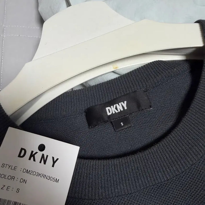 [BUNJANG] DKNY Gray Short Sleeve T-Shirt / DKNY 반팔티 그레이 시착만 S 95-100 사이즈