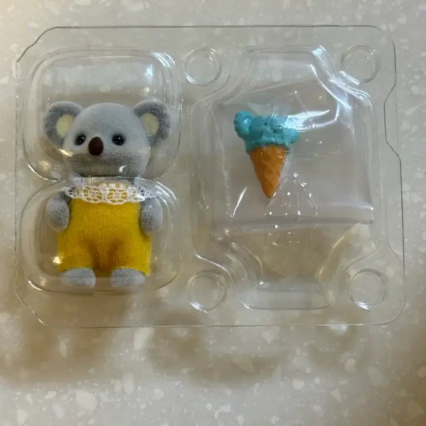 [BUNJANG] Sylvanian Families Koala Doll with Ice Cream / 실바니안 코알라 인형 + 아이스크림
