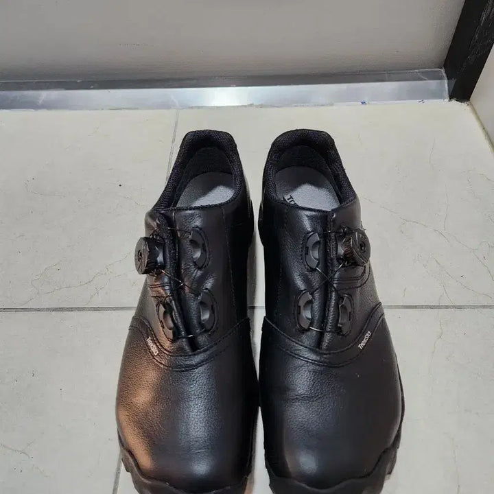 [BUNJANG] Treksta City GTX Gore-Tex Hiking Shoes / 트렉스타 고어텍스 시티GTX 285
