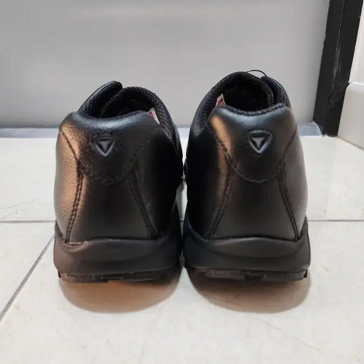[BUNJANG] Treksta City GTX Gore-Tex Hiking Shoes / 트렉스타 고어텍스 시티GTX 285